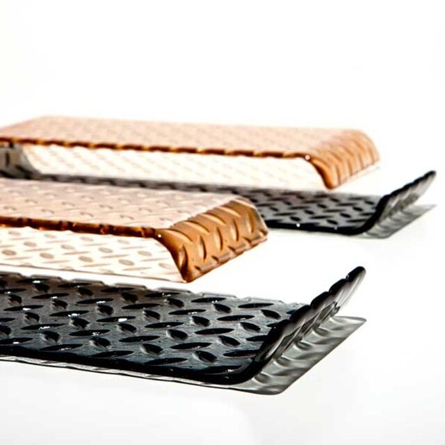 Tread serving plates, for TIMID glass