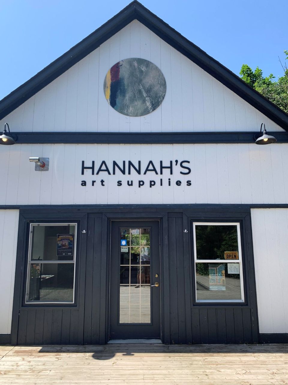 Image of Hannah's Art Supplies storefront