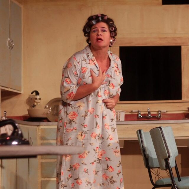 Colleen Simm, Les Belle
